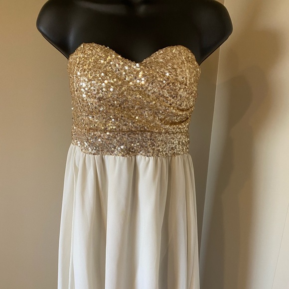 Dress - Picture 3 of 15